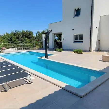 Mare Vila