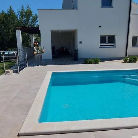 Mare Vila Ližnjan