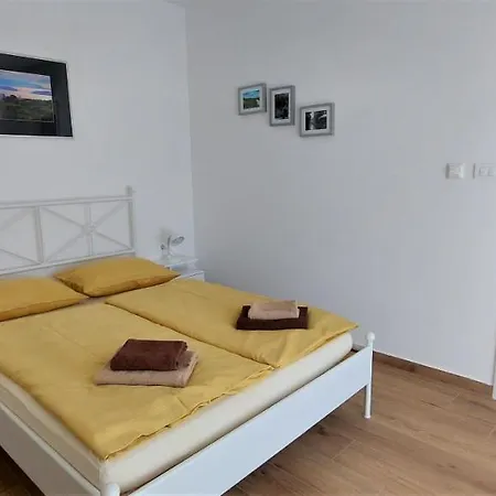 Mare Villa Ližnjan